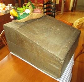 Primitive wooden hinge top desk top/storage box