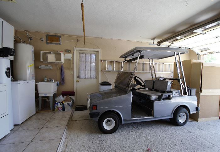 Golf Cart for sale. Works like a charm. Battery charger for sale too. 