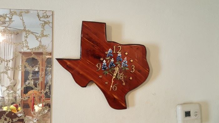 Texas bluebonnet clock
