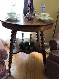 Beautiful Round Spindle Table With Marble Claw Feet