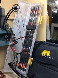 Stinger X PSE Compound Bow With Plano Case & Arrows