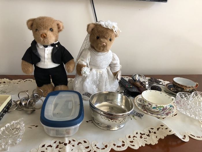 Boyd’s bears and glassware