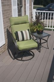 OUTDOOR SWIVEL CHAIR