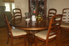 DINING TABLE WITH 8 CHAIRS