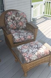OUTDOOR RESIN WICKER CHAIR / OTTOMAN