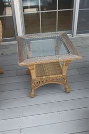 OUTDOOR RESIN TABLE