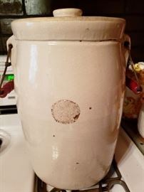 Great crock with lid 
Excellent condition 
