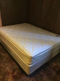 Double mattress and box spring 