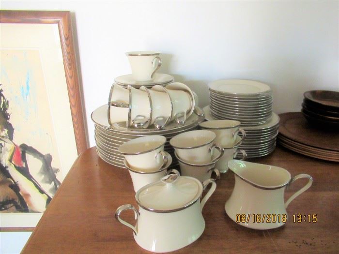 Lenox China pattern is Solitaire