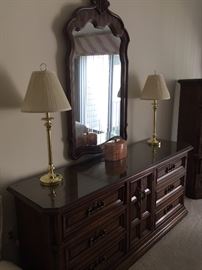 Dresser. table lamps and mirror
