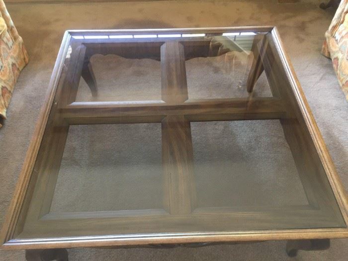 Glass coffee table 42"x42"  Great condition with NO scratches or cracks in glass.