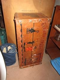 Toy chest