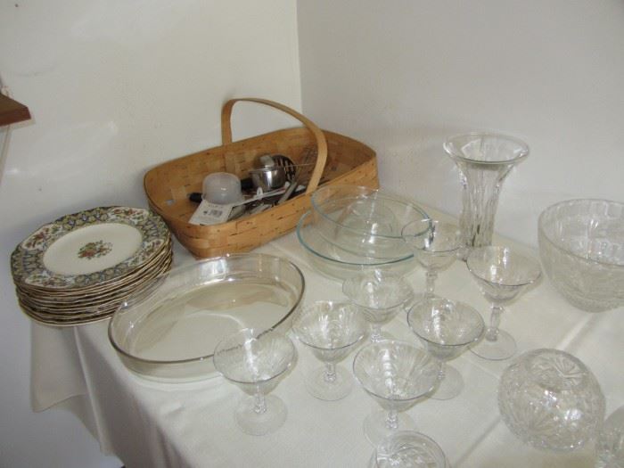 Royal Ducal plates, crystal goblets