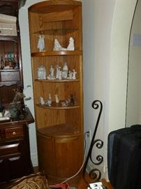 Corner curio w/Naos