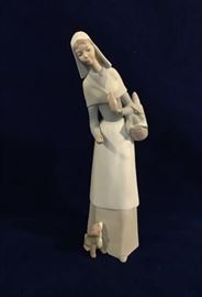  Lladro Figurine "Girl with Basket"            http://www.ctonlineauctions.com/detail.asp?id=747850