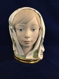  Lladro Figurine "Girl's Head" http://www.ctonlineauctions.com/detail.asp?id=747853
