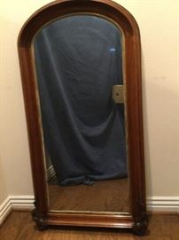 Antique Walnut Framed Wall Mirror    http://www.ctonlineauctions.com/detail.asp?id=747908