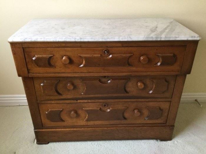 Late Victorian Hardwood and Marble Chest of Drawers      http://www.ctonlineauctions.com/detail.asp?id=747906
