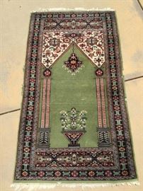Eastern Anatolian or Pakistani Prayer Rug I        http://www.ctonlineauctions.com/detail.asp?id=748001