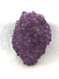 Cluster of Amethyst Crystals Pin      http://www.ctonlineauctions.com/detail.asp?id=748043