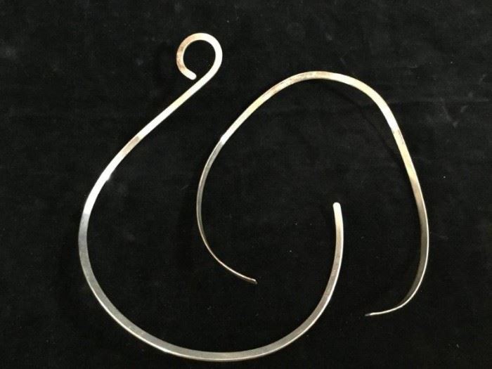  Two Sterling Silver Neck Bands   http://www.ctonlineauctions.com/detail.asp?id=748087