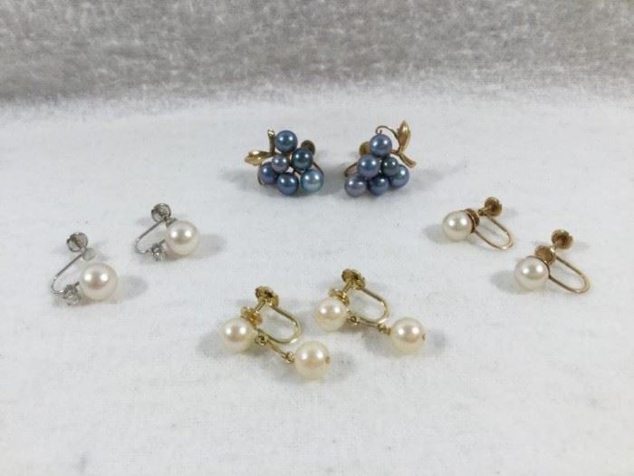 Four Sets of Pearl and Gold Earrings    http://www.ctonlineauctions.com/detail.asp?id=748097