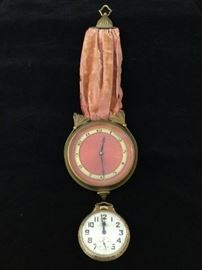Two Vintage/Antique Time Pieces        http://www.ctonlineauctions.com/detail.asp?id=748144