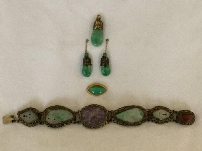 Jade Jewelry      http://www.ctonlineauctions.com/detail.asp?id=748156