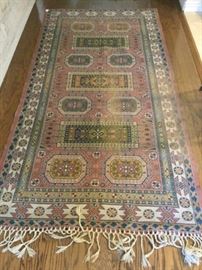 Middle Eastern Rug IV    http://www.ctonlineauctions.com/detail.asp?id=748165