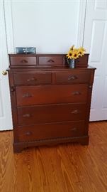 Mount Vernon chest of drawers