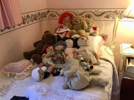 Dolls, twin bed