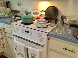 Kitchen cast iron skillets, villeroy and Bosch, Club, etc