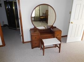 vintage  dressing  table