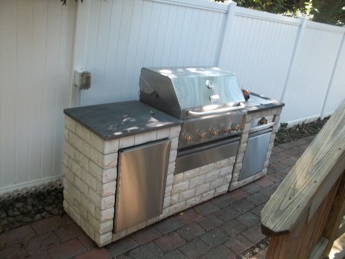 Kenmore Elite outdoor kitchen