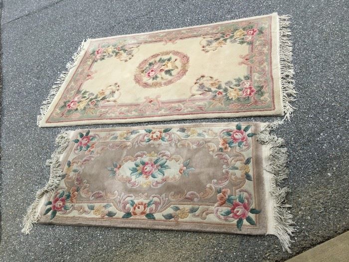 Two Area Rugs, Fringed   http://www.ctonlineauctions.com/detail.asp?id=747868