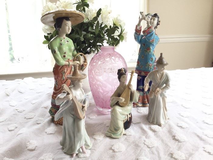 Japanese Statues    http://www.ctonlineauctions.com/detail.asp?id=748277