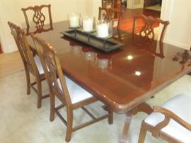 Chippendale style Dining Set with 6 chairs and 2 leaves by Lexington.