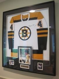 Bobby Orr signed and framed Boston Bruins Jersey.