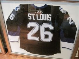Martin St. Louis signed and framed Tampa Bay Lightning  Jersey.