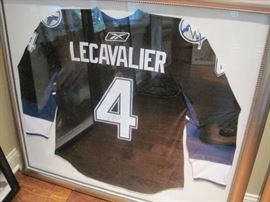 Vincent Lecavalier signed and framed Tampa Bay Lightning  Jersey.