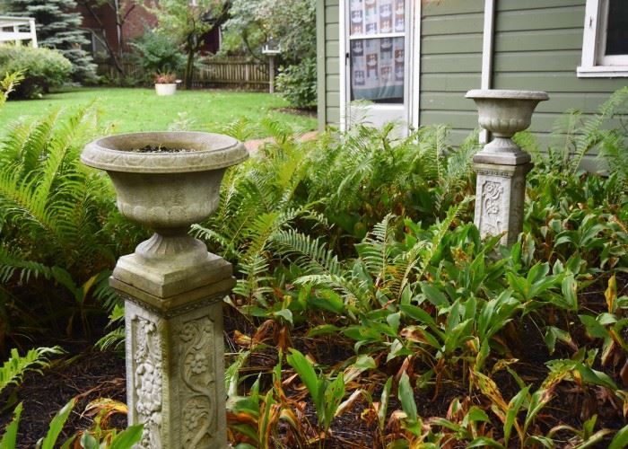 Concrete Garden Urns & Pedestals