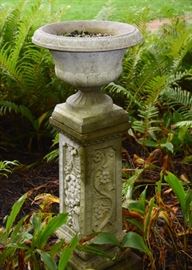Concrete Garden Urns & Pedestals