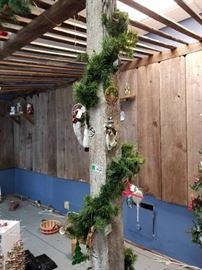 Garland with Lights and Assortment of Ornaments NE ...2