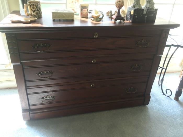 Antique 3 drawer dresser