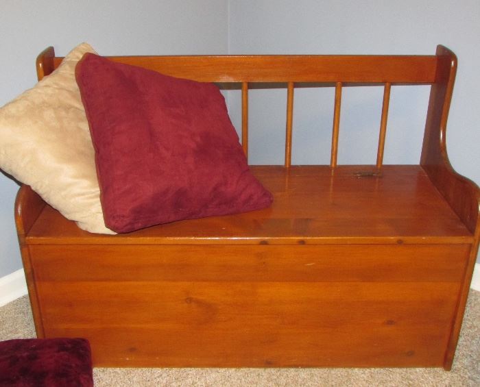 This is a storage bench, measurements will be posted soon.