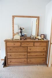Oak Bedroom Dresser With Mirror