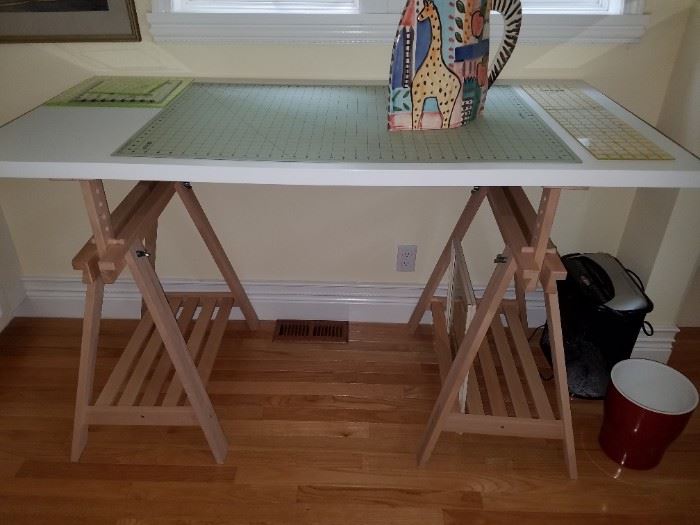 Our owner is a quilter, photographer, doll house maker and other things has well....there are several tables for spreading out for creating. 