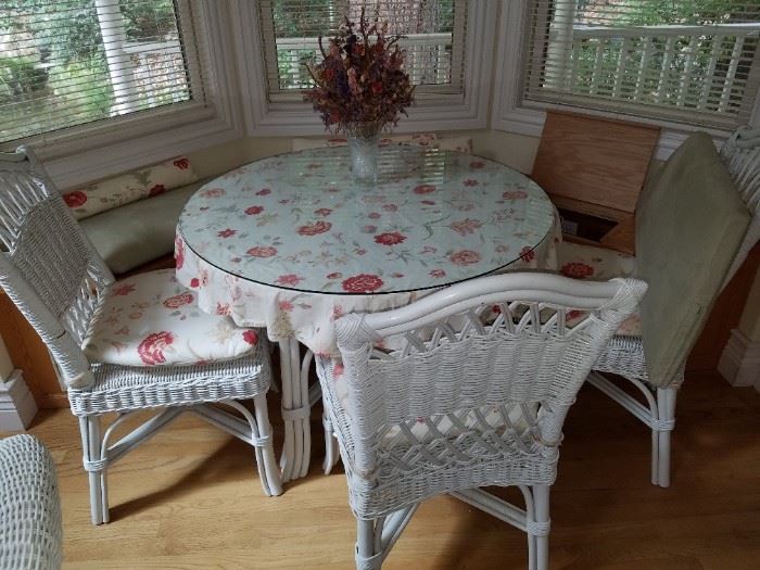 Lovely Round Wicker Table w/glass top and 4 Wicker Chairs