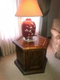 Sunday buy it now $ 20.00 table
Lamp 15.00