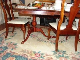 Double pedestal dining table in Queen Anne style